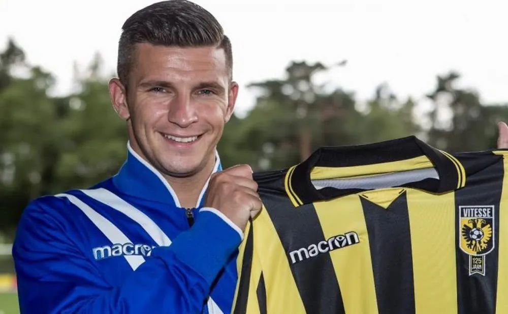 他更展现出 他更展现出