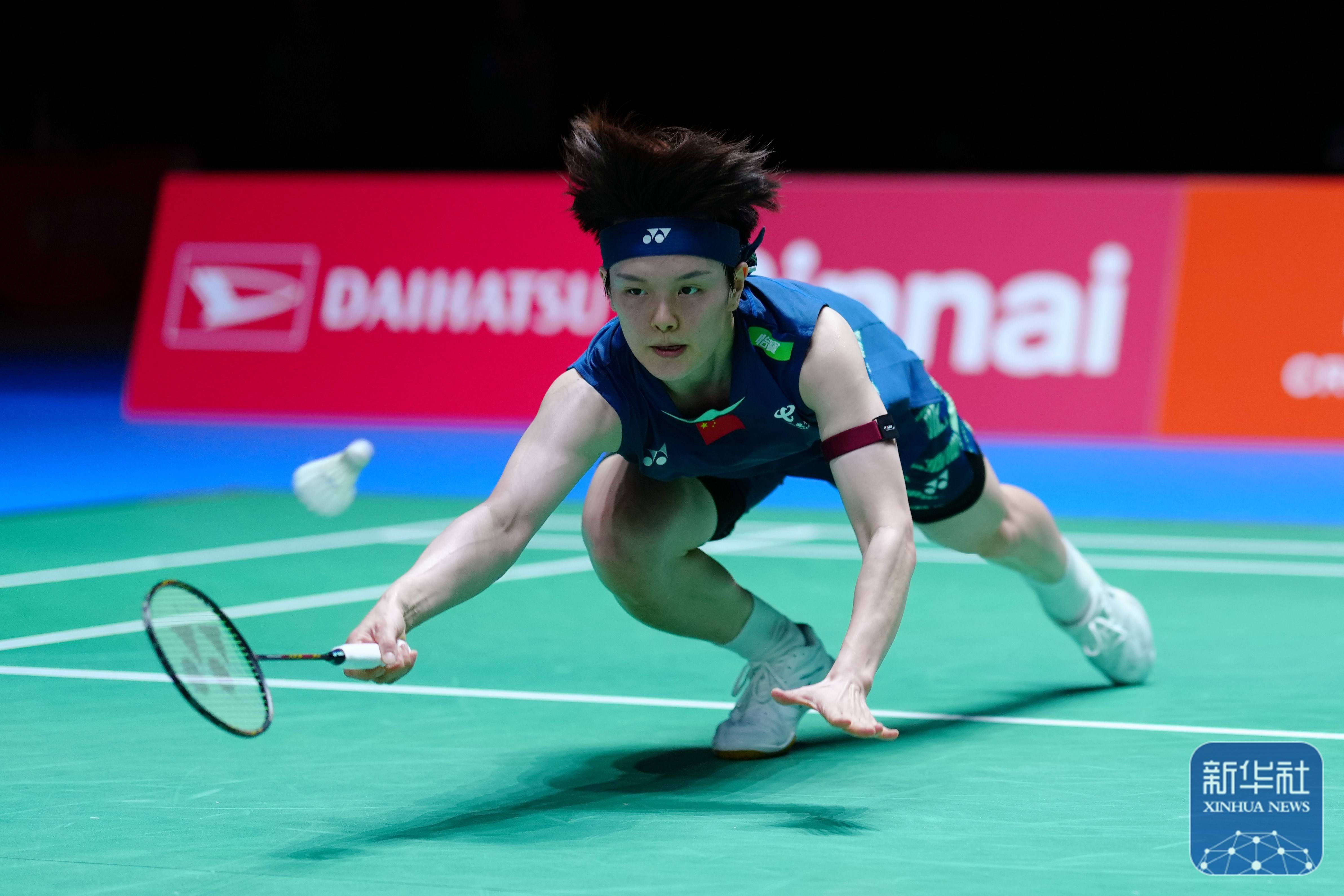 的更衣室代 的更衣室代