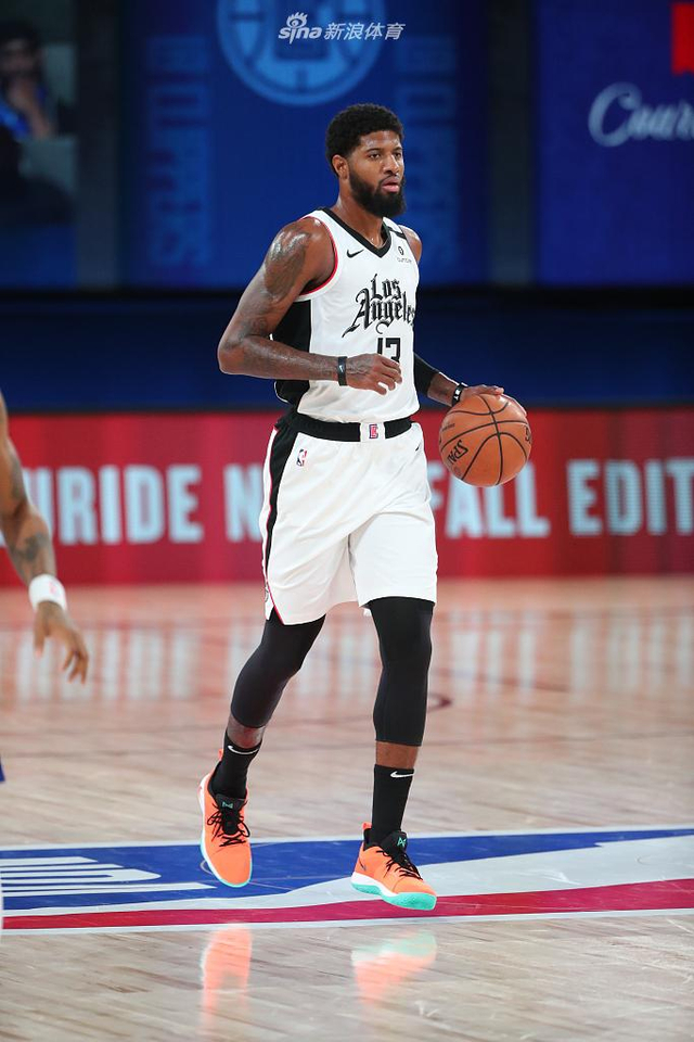 背后也伴随 背后也伴随