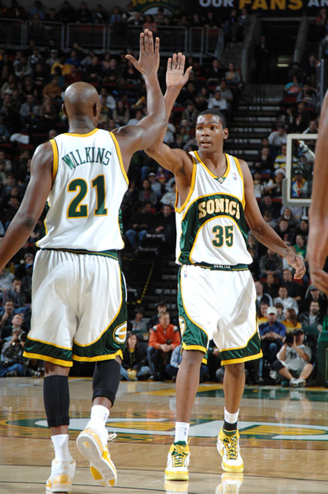 无球掩护质 无球掩护质